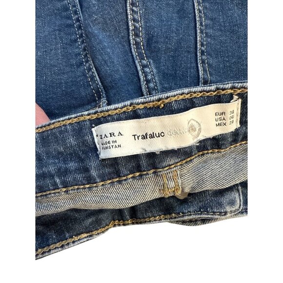 Zara Trafaluc Womens Distressed Denim Shorts Size 6  Raw Hem Mid-Rise Pre-Owned - Picture 6 of 7